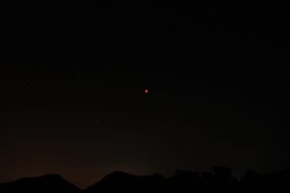 Safari nights, eclipse lights ✨🌚 when the sky puts on a show, we’ll be there! Thank you to the 24 guests who joined us for the magic 🙏